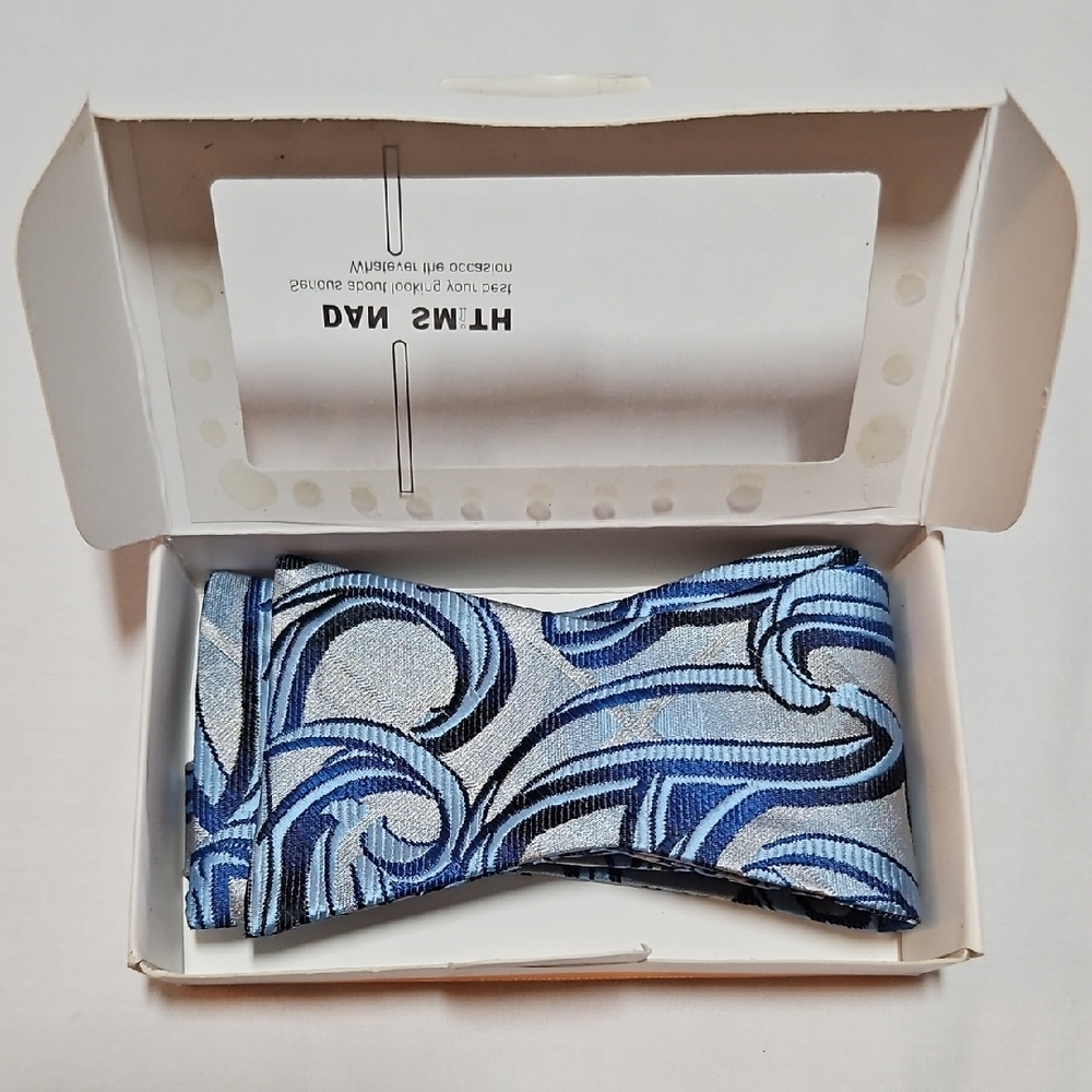 NEW Dan Smith Bow Tie in Gift Box Blue Silver Swirl Pattern Microfiber Handmade